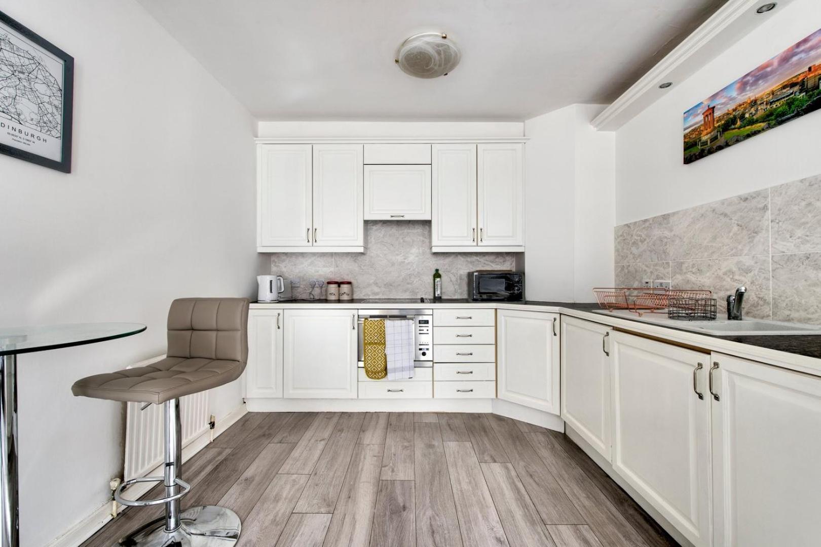 Guestready - Bright & Airy 1Br Flat In Center Lägenhet Edinburg Exteriör bild