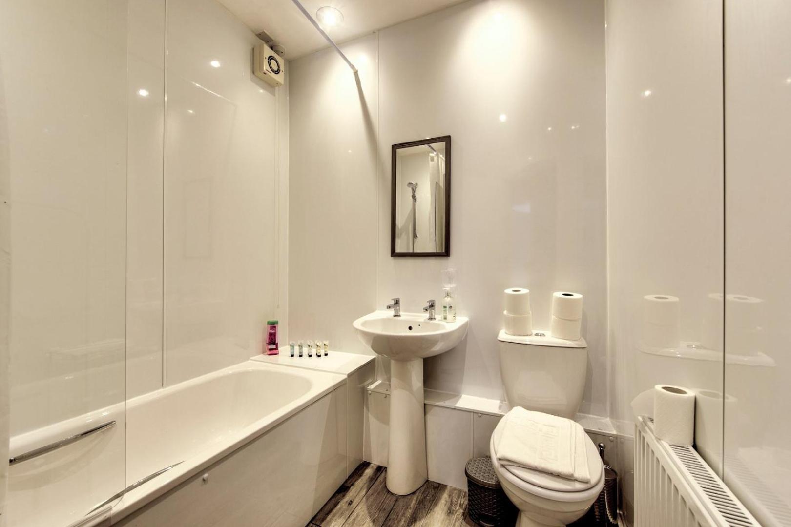 Guestready - Bright & Airy 1Br Flat In Center Lägenhet Edinburg Exteriör bild