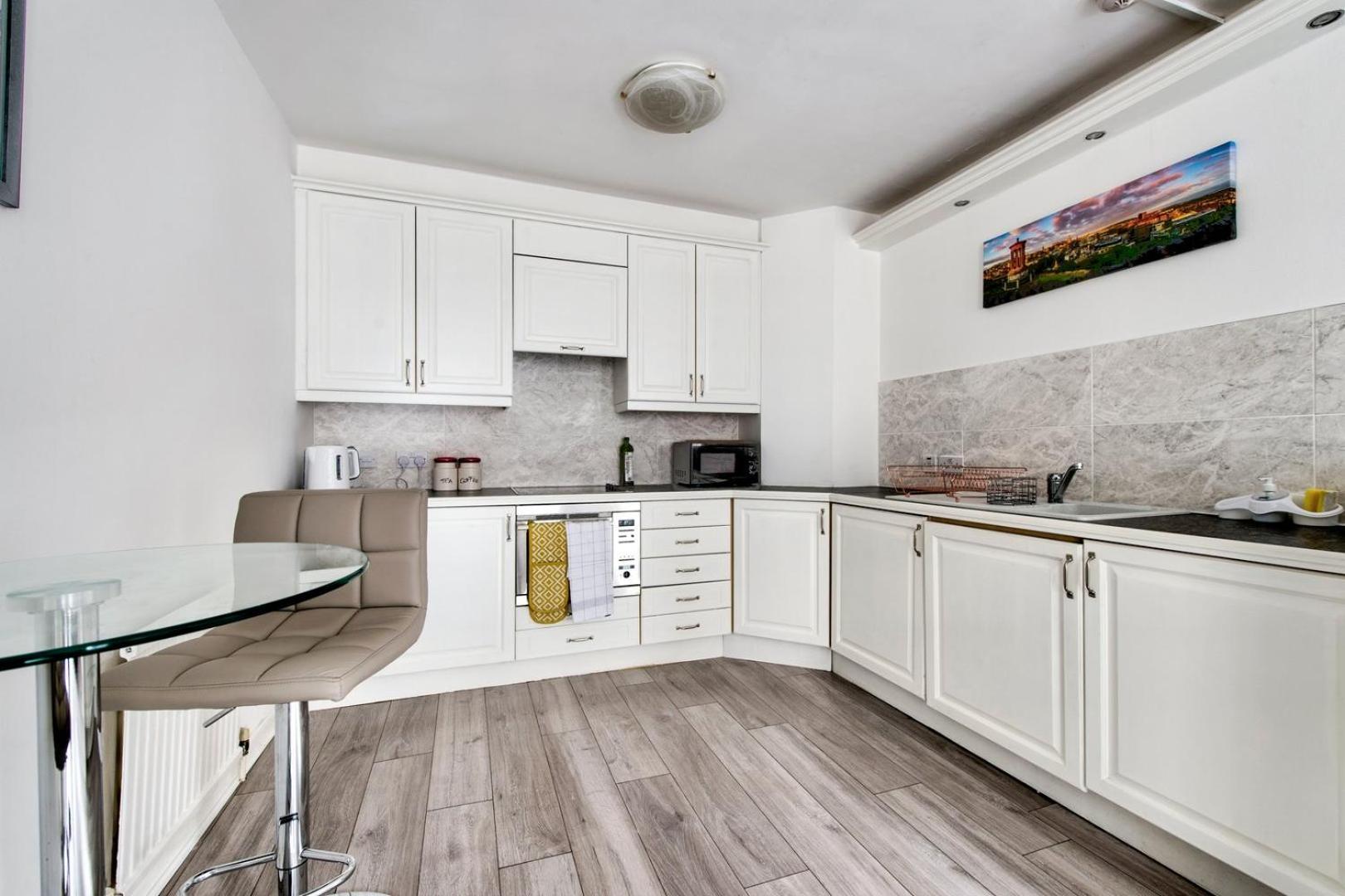 Guestready - Bright & Airy 1Br Flat In Center Lägenhet Edinburg Exteriör bild